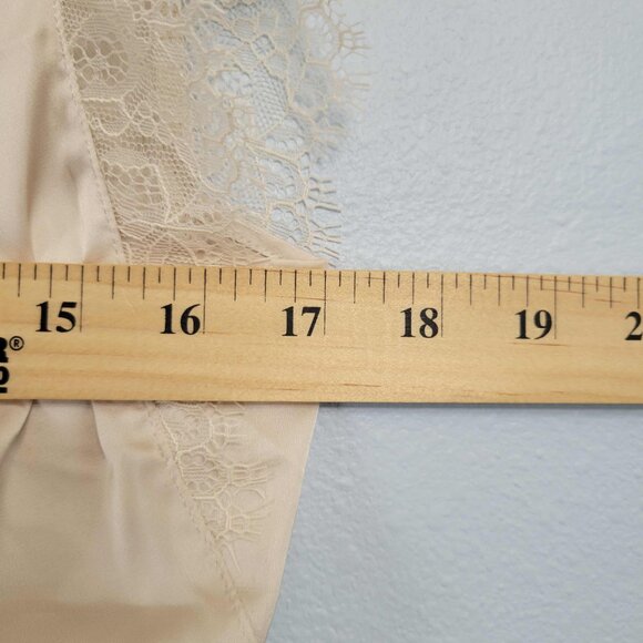 Express Champagne Satin Bow Front Lace Cap Sleeve Blouse Top SM Romantic Chic - Picture 5 of 6